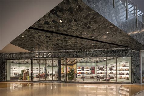 gucci crystal shops las vegas|gucci store locations near me.